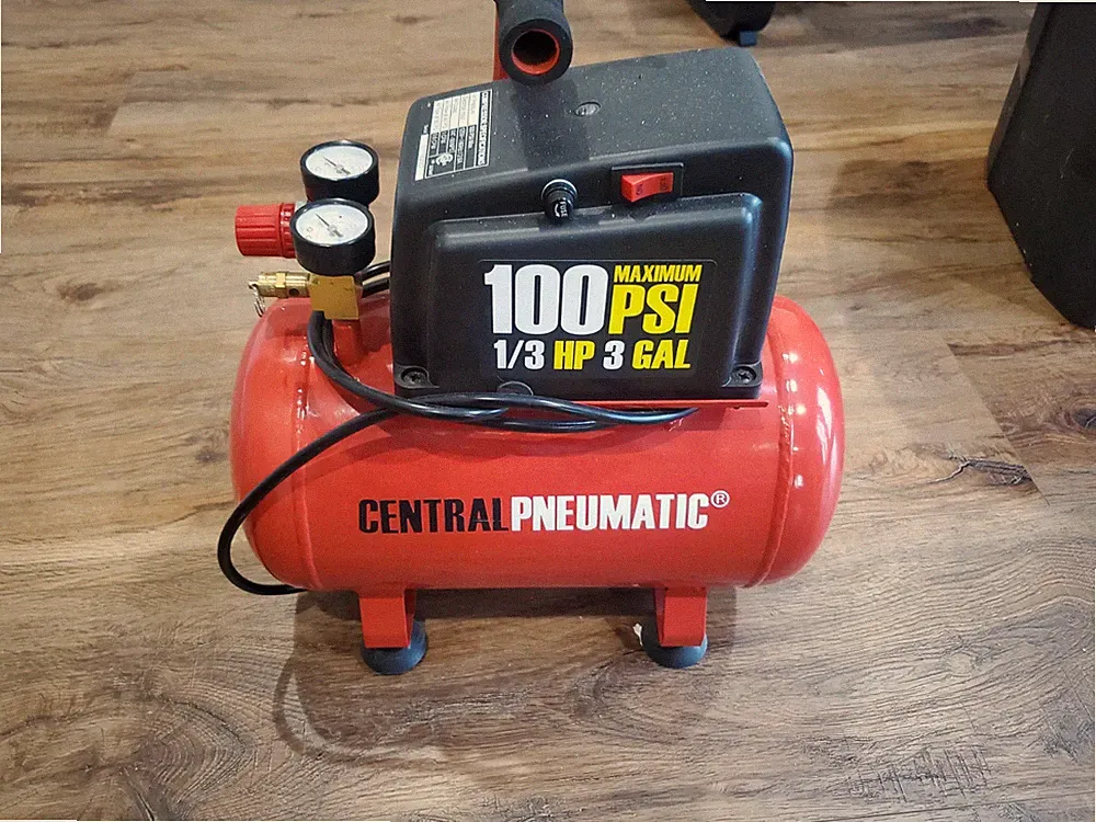 Central Pneumatic 3 Gal. Air Compressor w/10' Hose & Attachments